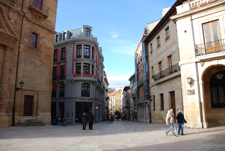 Promogrado hará un tratamiento antideslizante en doce calles de Oviedo